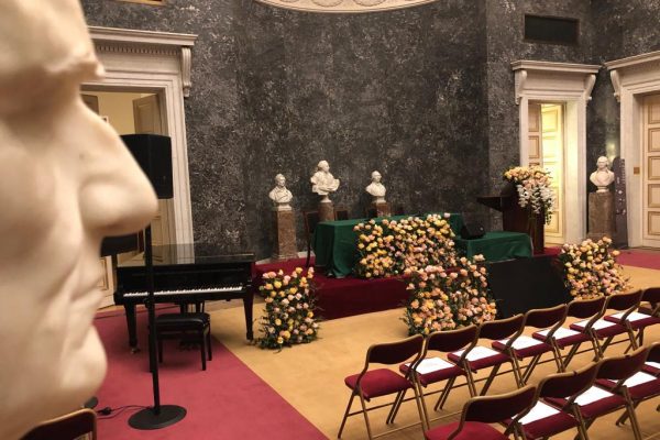 190212 Bloemstuk huldiging koningin Mathilde 3 FlowersRme
