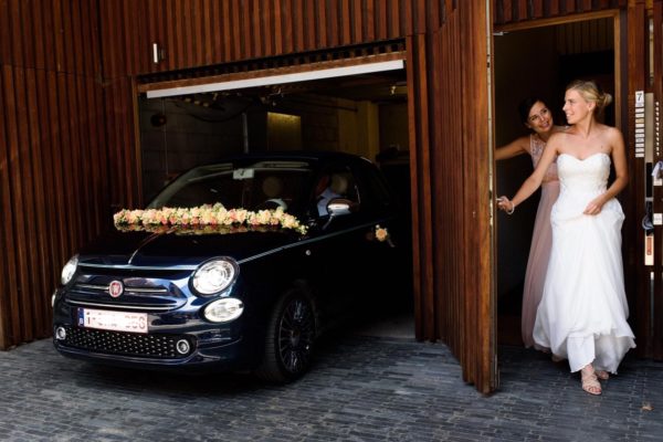 Autoversiering met bloemen 10 Frm