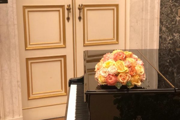 Bloemstuk peach FlowersRme