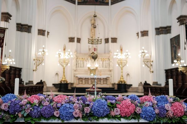 bloemen-altaar-kerk-WOW-by-FRM