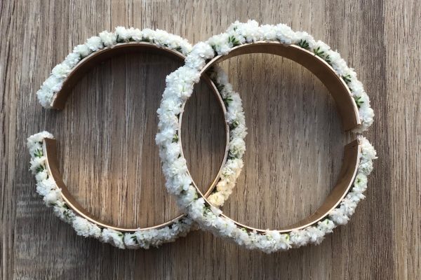 Heel fijn afgewerkte armbanden met gipskruid FlowersRme