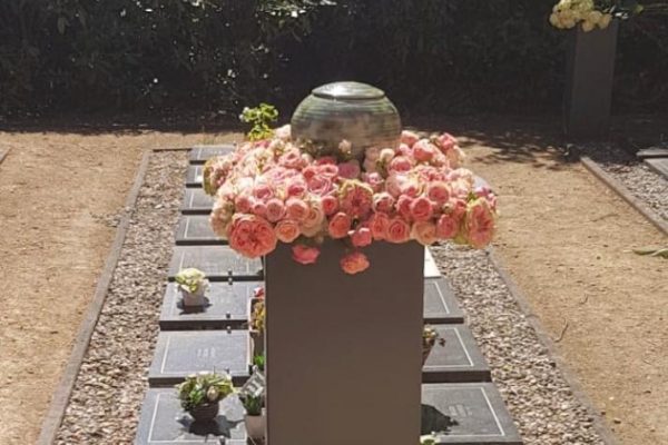 Grafwerk, Rouwbloemen