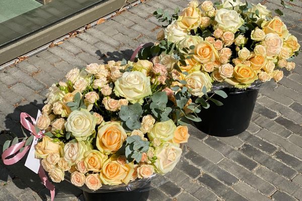Zonnige rozen als bloemenabonnement FRM