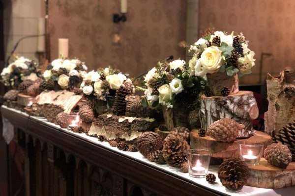 Kerk altaar decoratie in herfsttinten FRM