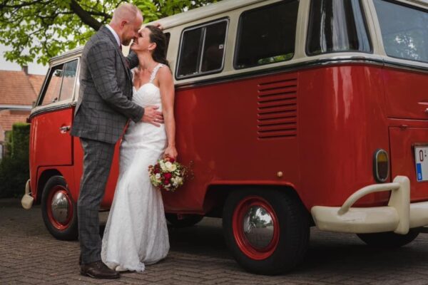 Rood met wit trouwboeket FRM